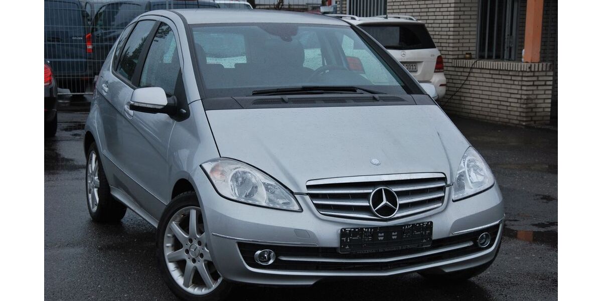 Mercedes-Benz A 170 106.235 km 6.400 &euro; Düsseldorf - Bezirk 8 40231