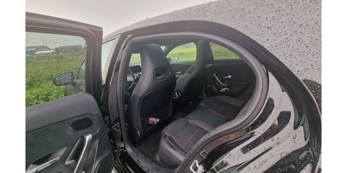 Mercedes-Benz A 250 38.000 km 27.200 &euro; Düsseldorf 40549