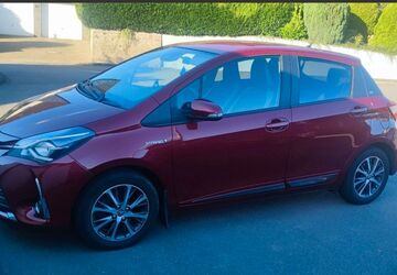 Toyota Yaris 110.000 km 12.600 &euro; Hückeswagen 42499