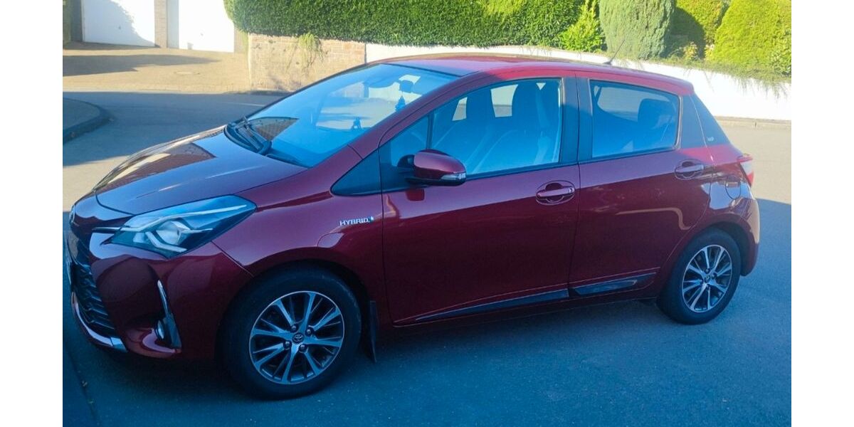 Toyota Yaris 110.000 km 12.600 &euro; Hückeswagen 42499
