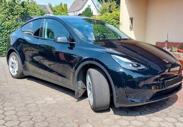 Tesla Model Y 46.800 km 33.333 &euro; Solingen 42699