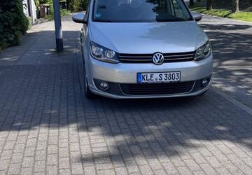 VW Touran 243.000 km 6.400 &euro; Essen 45279