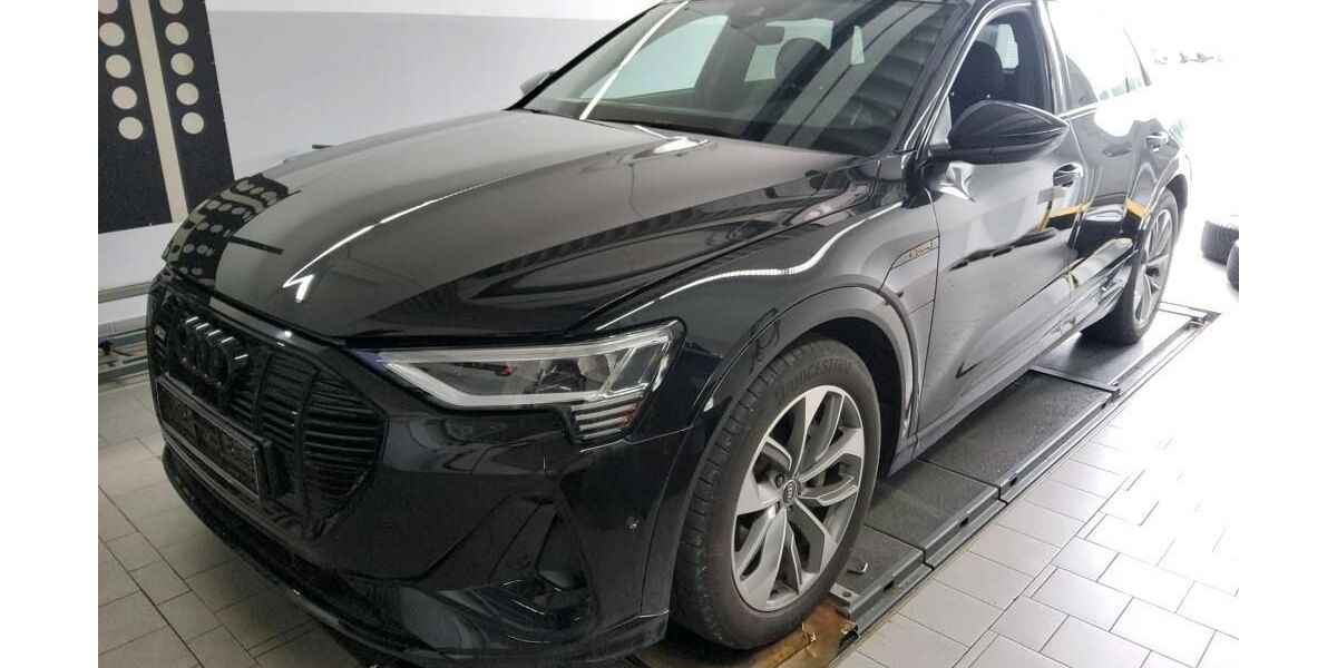 Audi e-tron 29.739 km 31.570 &euro; Hagen 58091