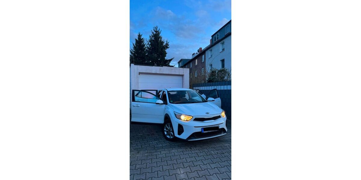 Kia Stonic 81.000 km 9.900 &euro; Gelsenkirchen 45889