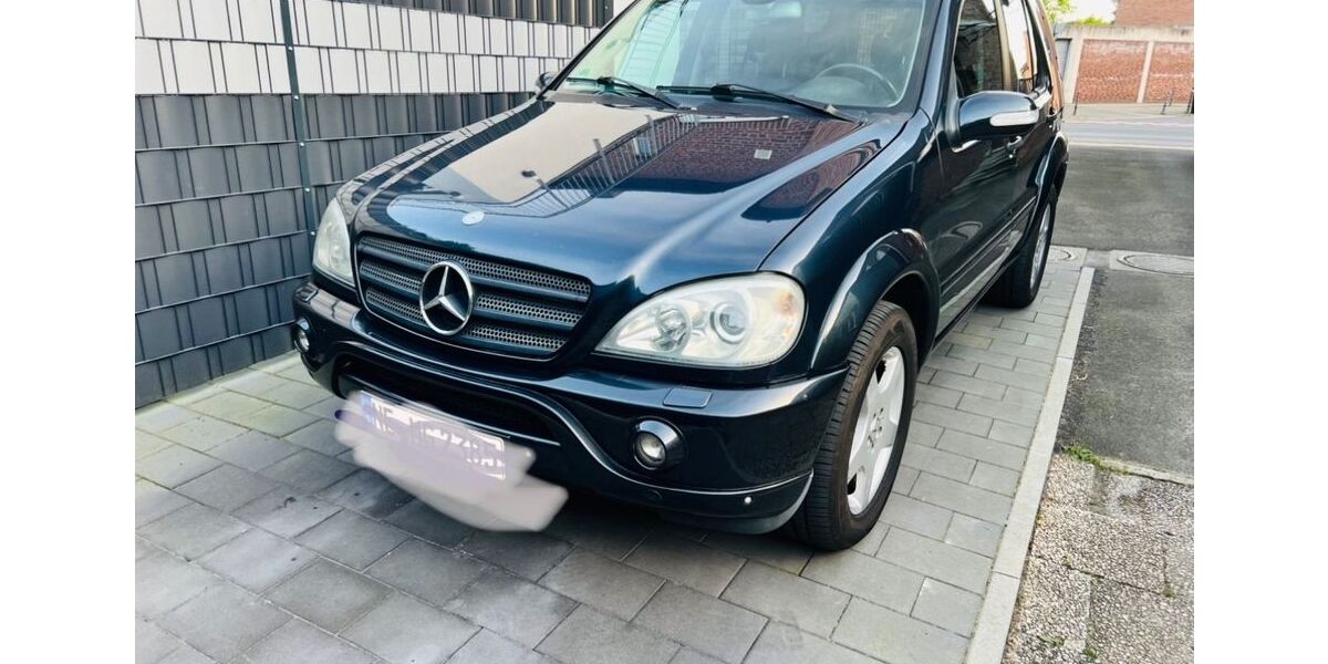 Mercedes-Benz ML 270 334.500 km 3.700 &euro; Neuss 41466