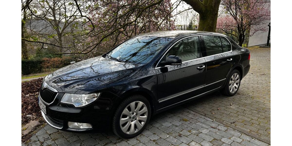 Skoda Superb 70.000 km 8.800 &euro; Solingen 42657