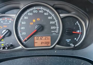 Toyota Yaris 85.000 km 9.900 &euro; Velbert 42549