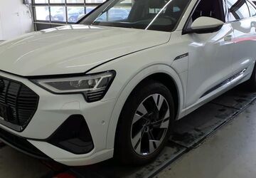 Audi e-tron 43.621 km 40.605 &euro; Hagen 58091