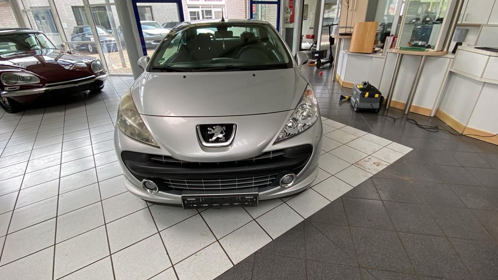 Peugeot 207 106.700 km 4.990 &euro; Gelsenkirchen 45892