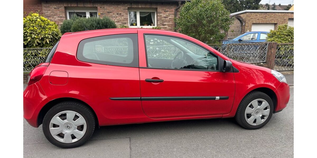Renault Clio 56.421 km 3.390 &euro; Oberhausen 46047