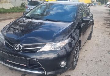 Toyota Auris 280.505 km 5.900 &euro; Essen 45326