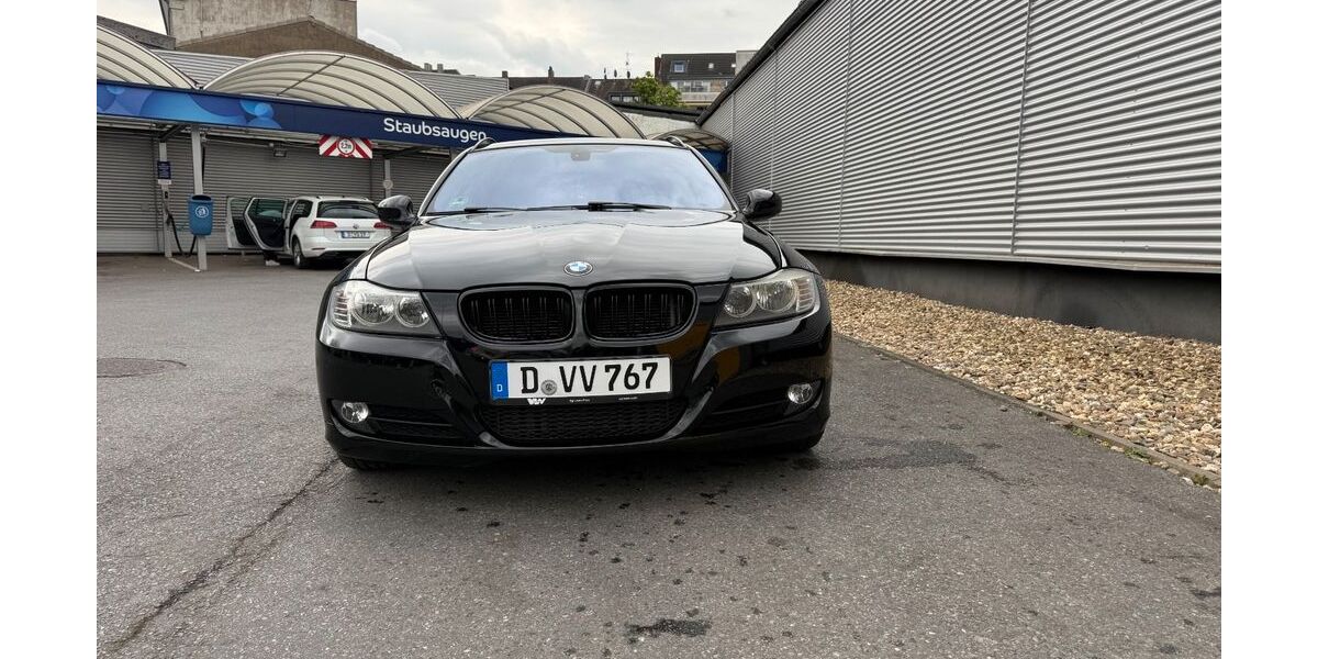 BMW 320 220.000 km 7.990 &euro; Düsseldorf 40233