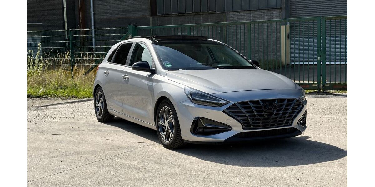 Hyundai i30 98.000 km 17.900 &euro; Hattingen 45529