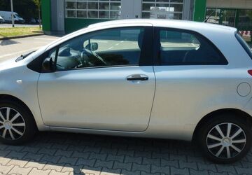 Toyota Yaris 100.000 km 2.850 &euro; Essen 45144