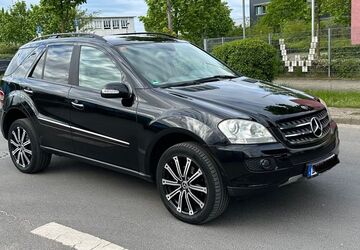 Mercedes-Benz ML 320 283.500 km 7.490 &euro; Neuss 41460