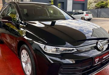 VW Golf 33.022 km 24.790 &euro; Düsseldorf 40589